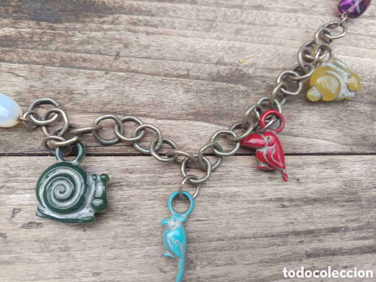 Joyeria: Original collar con dijes baratijas colgadas animales