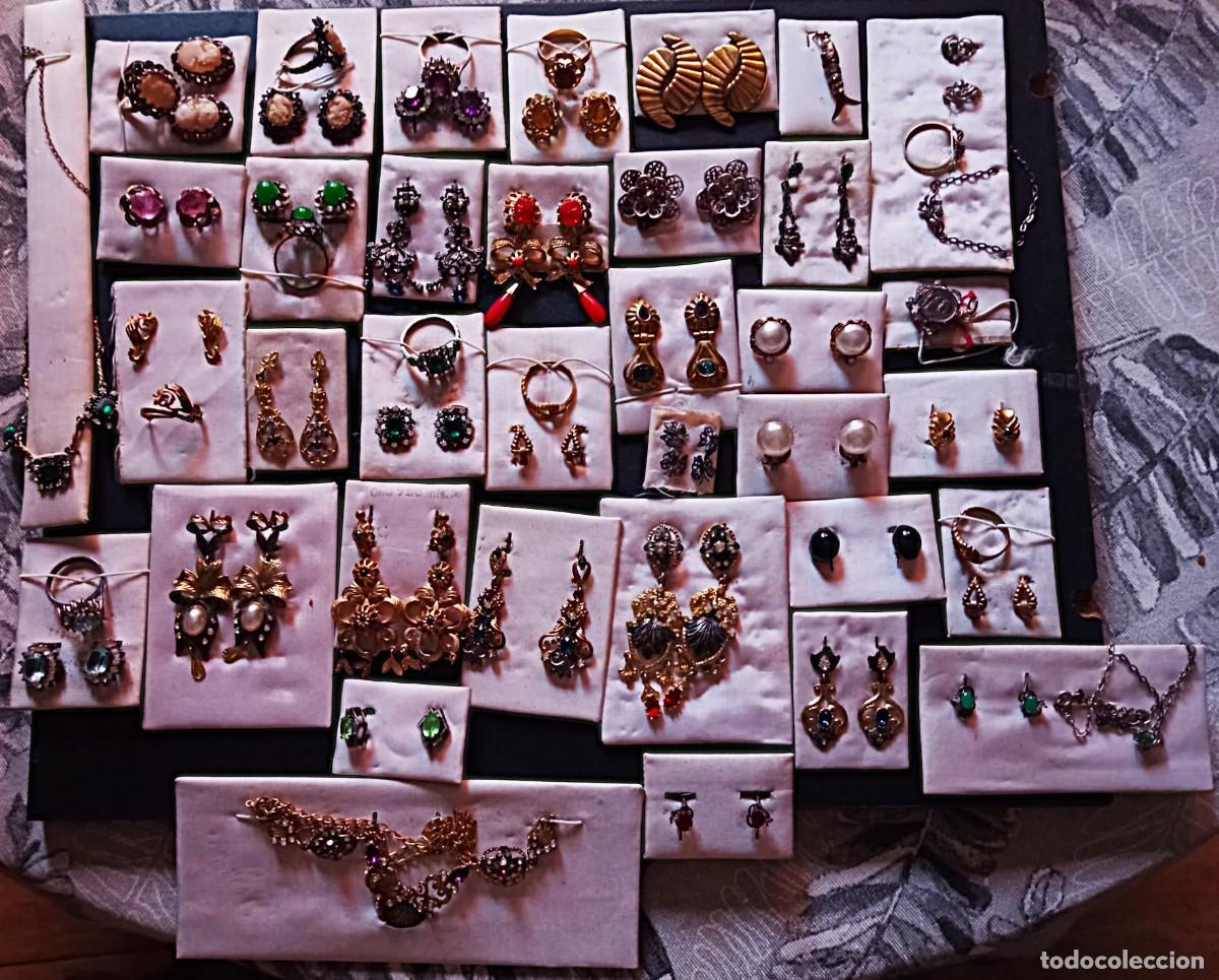 Joyeria: Lote Muestrario Bisuter&iacute;a Fina Vintage A&ntilde;os 60/70 - 38 Expositores / ~80 Piezas