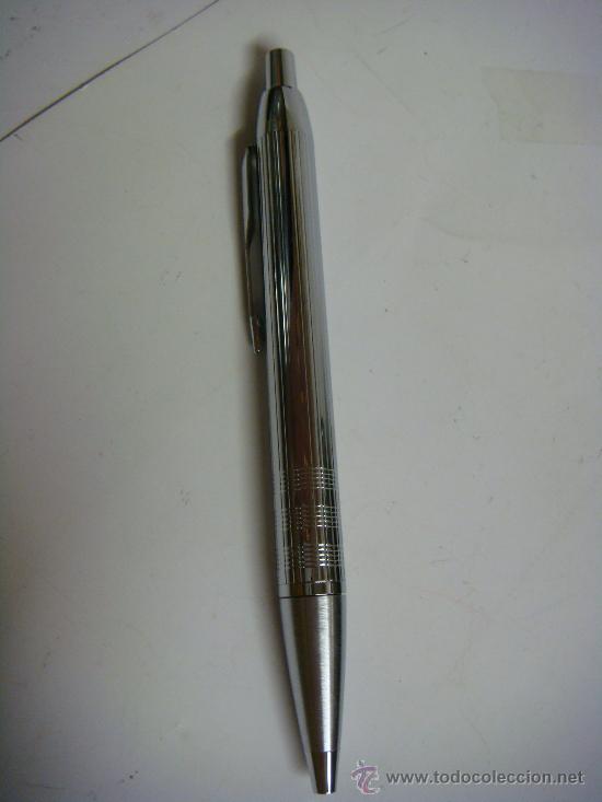 Bol&iacute;grafos antiguos: BOLIGRAFO PARKER PLATEADO,LLEVA SU ESTUCHE,ES NUEVO