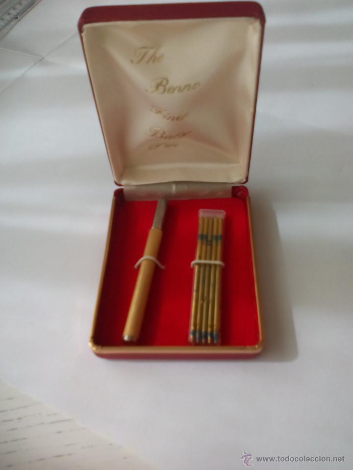 Penne a sfera antiche: Estuche con boligrafo de metal dorado y 5 cargas. The benno Finer Ball pen. Traco.