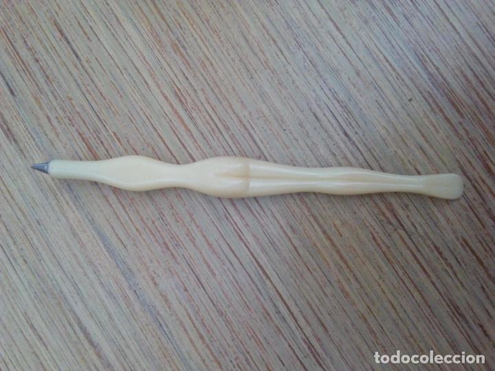 Bol&iacute;grafos antiguos: BOLIGRAFO CON FORMA DE MUJER MUY CURIOSO EVIDENTEMENTE HARRIA QUE CAMBIAR LA PUNTA BUEN ESTADO