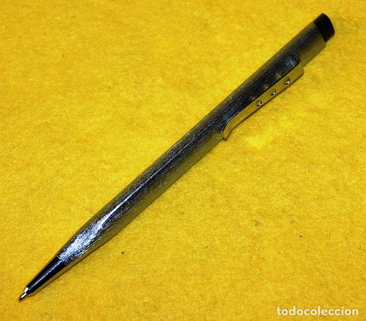 Bol&iacute;grafos antiguos: BOLIGRAFO TRIANGULAR A&Ntilde;OS 70 - Foto 2