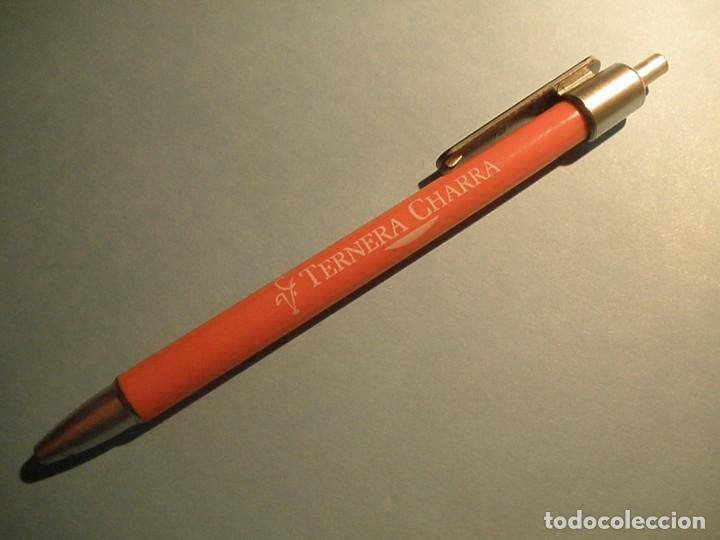 Bol&iacute;grafos antiguos: BOLIGRAFO - TERNERA CHARRA. - Foto 1
