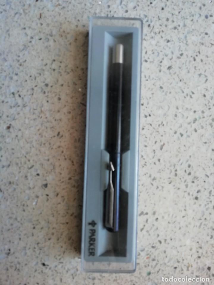 Bol&iacute;grafos antiguos: Parker roller negro con caja original - Foto 1