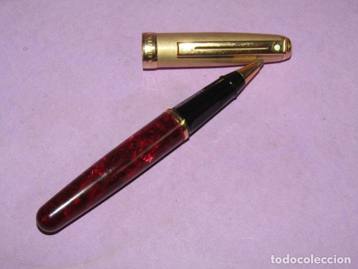 Bolígrafos antiguos: Antiguo Bolígrafo con Cuerpo Marmolado Rojo y Capucha Dorada de SHEAFFER USA - Foto 3 - 271955153