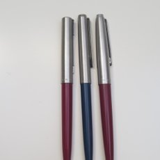 Bolígrafos antiguos: LOTE 3 BOLIGRAFO PARKER UK PC INOXCROM 77. Lote 365130766