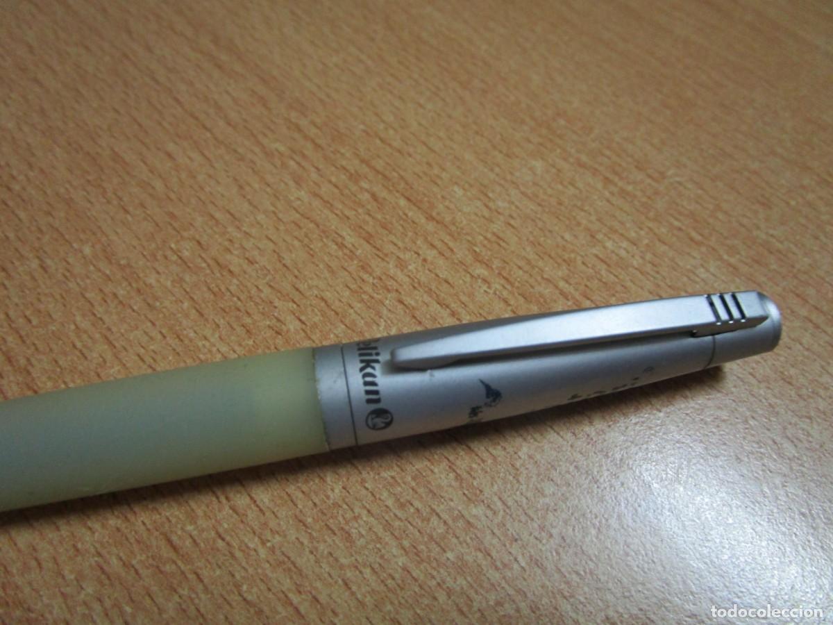 Bol&iacute;grafos antiguos: PRACTICO BOLIGRAFO PELIKAN - Foto 2
