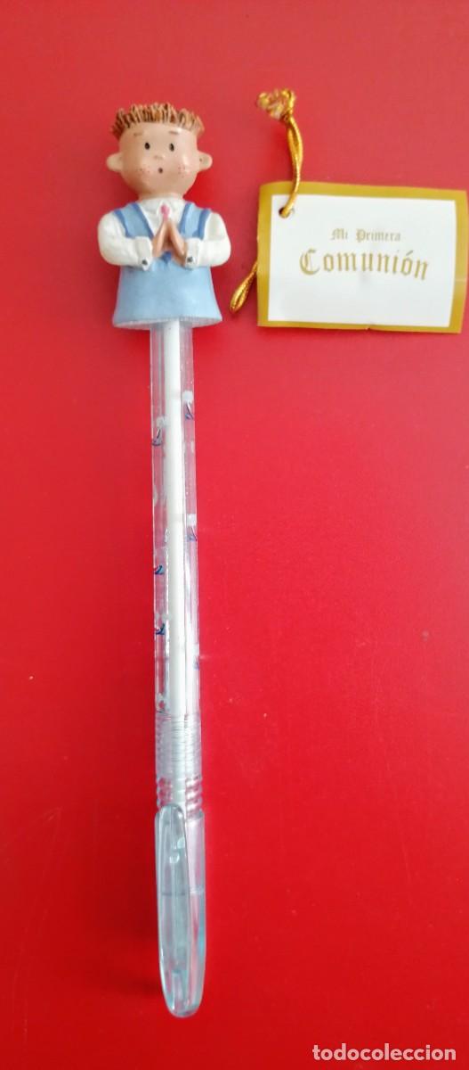 Bol&iacute;grafos antiguos: BOL&Iacute;GRAFO PRIMERA COMUNION. CON MU&Ntilde;ECO. ENVIO INCLUIDO - Foto 1