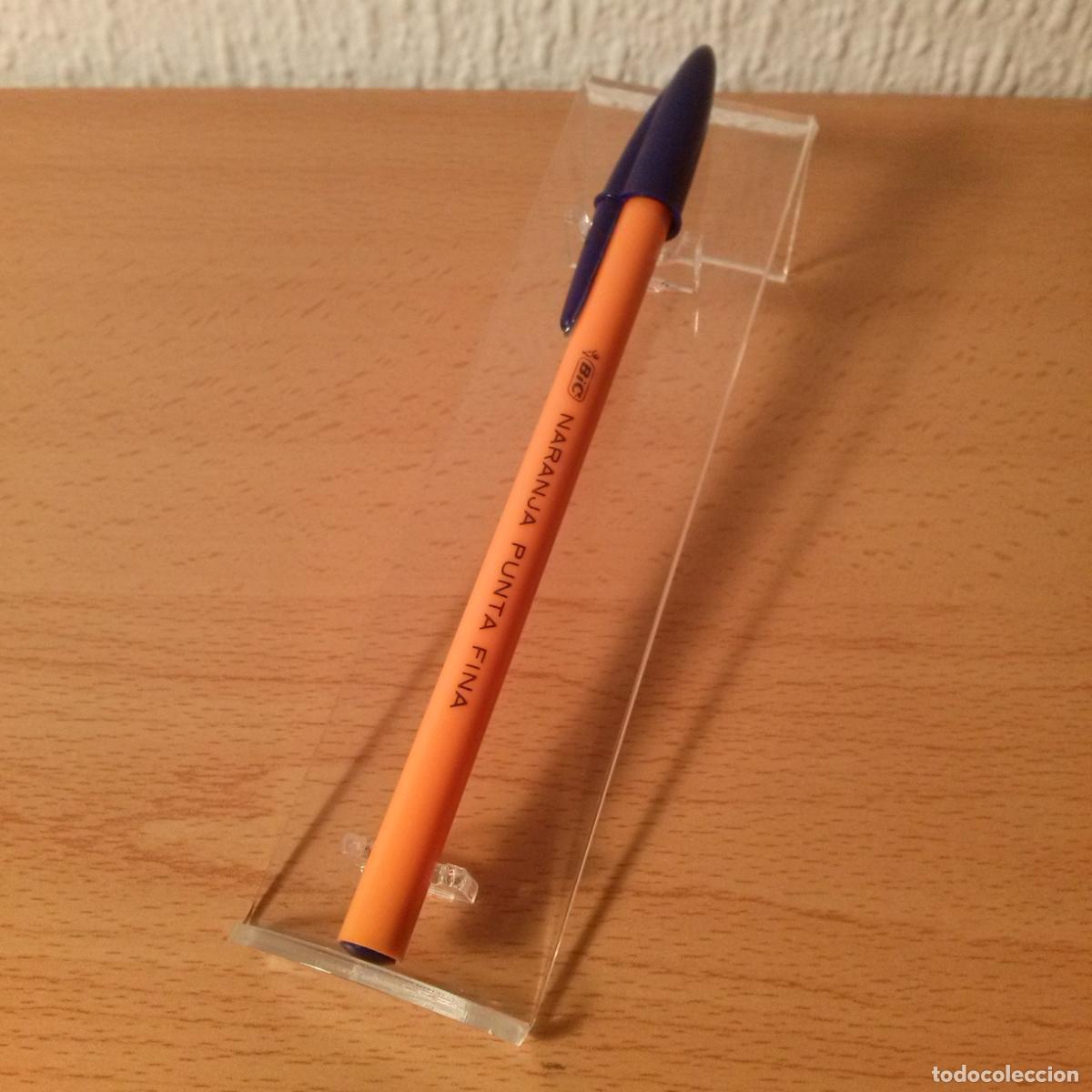 Bol&iacute;grafos antiguos: Bol&iacute;grafo azul BIC naranja punta fina. Capuch&oacute;n sin agujero. A&ntilde;os 70/80.