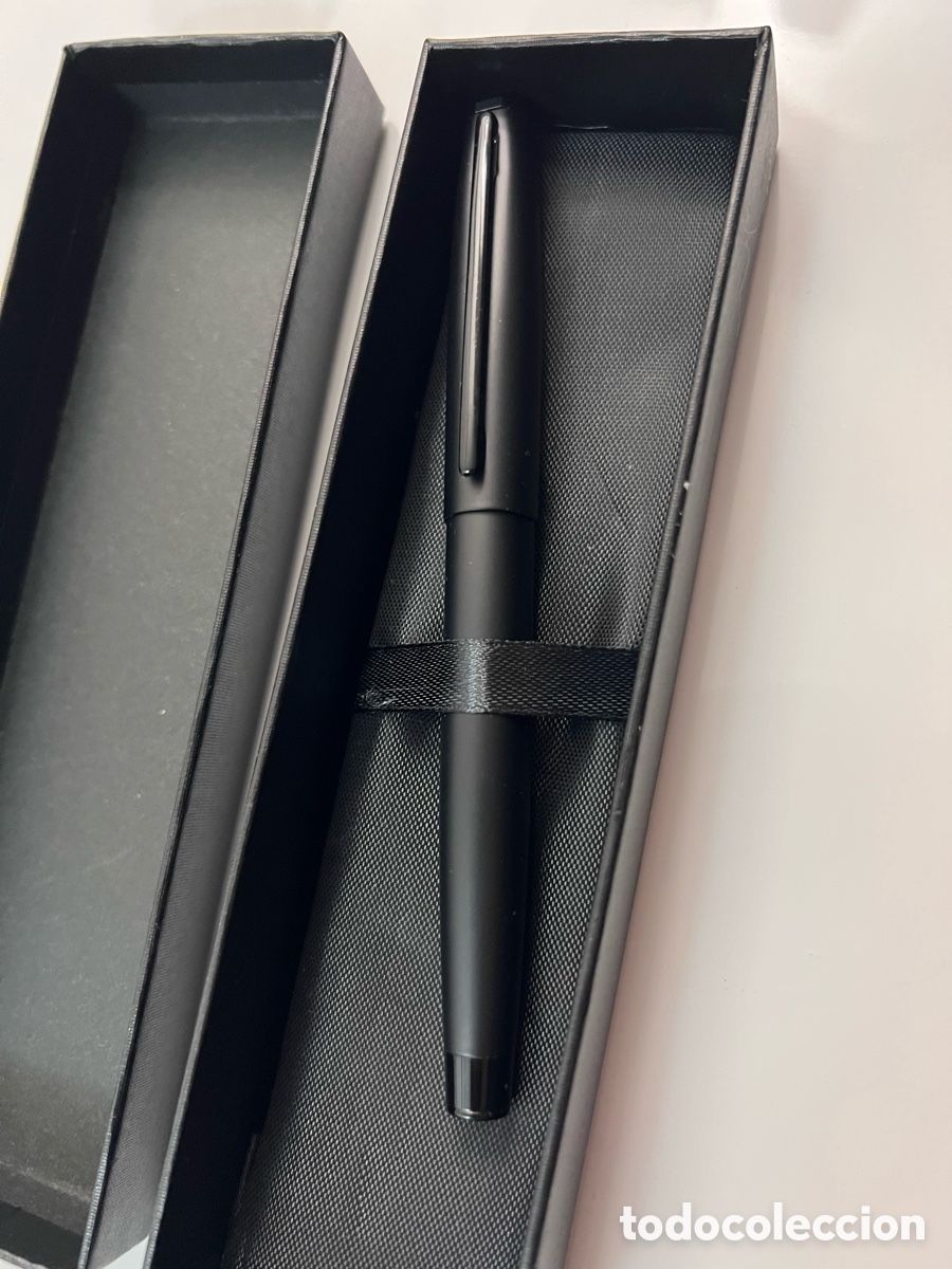 Stylos-bille anciens: bol&iacute;grafo negro mate de lujo a estrenar