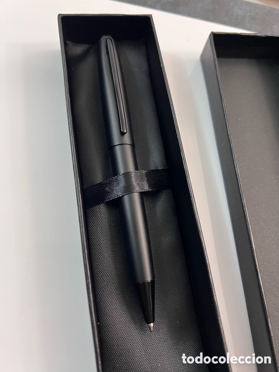 Stylos-bille anciens: bol&iacute;grafo negro mate de lujo a estrenar