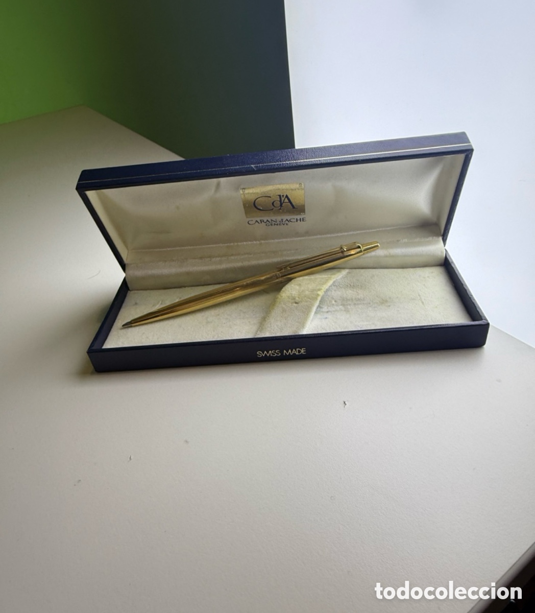 Bol&iacute;grafos antiguos: Bol&iacute;grafo de lujo Caran d&rsquo;Ache Madison dorado con caja original Swiss Made