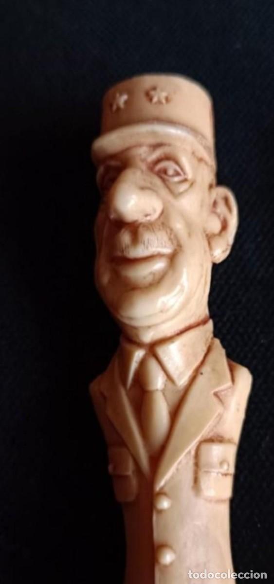 Penne a sfera antiche: Figura bol&iacute;grafo De gaulle