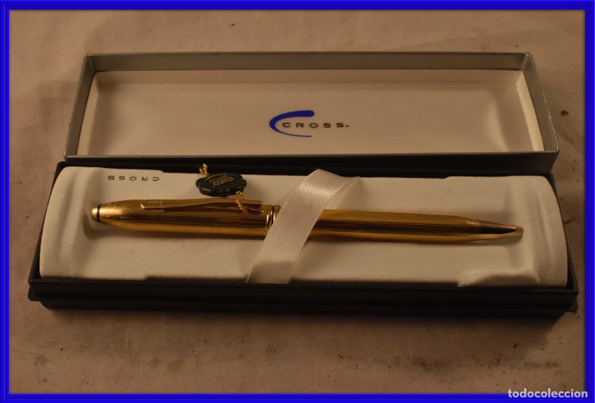 Bol&iacute;grafos antiguos: Boligrafo Cross dorado firmado y grabado con un nombre