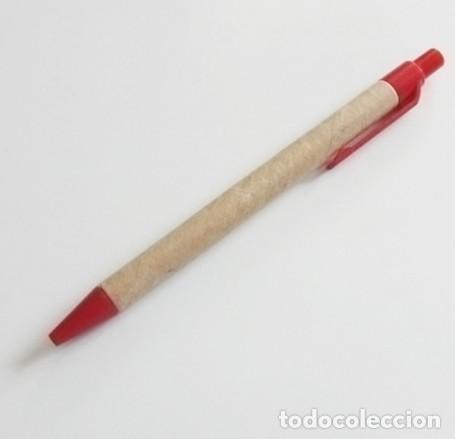 Bol&iacute;grafos antiguos: BOL&Iacute;GRAFO CON TUBO DE CART&Oacute;N - S&Iacute; TIENE TINTA AZUL - BOLI PUBLICITARIO - PUBLICIDAD