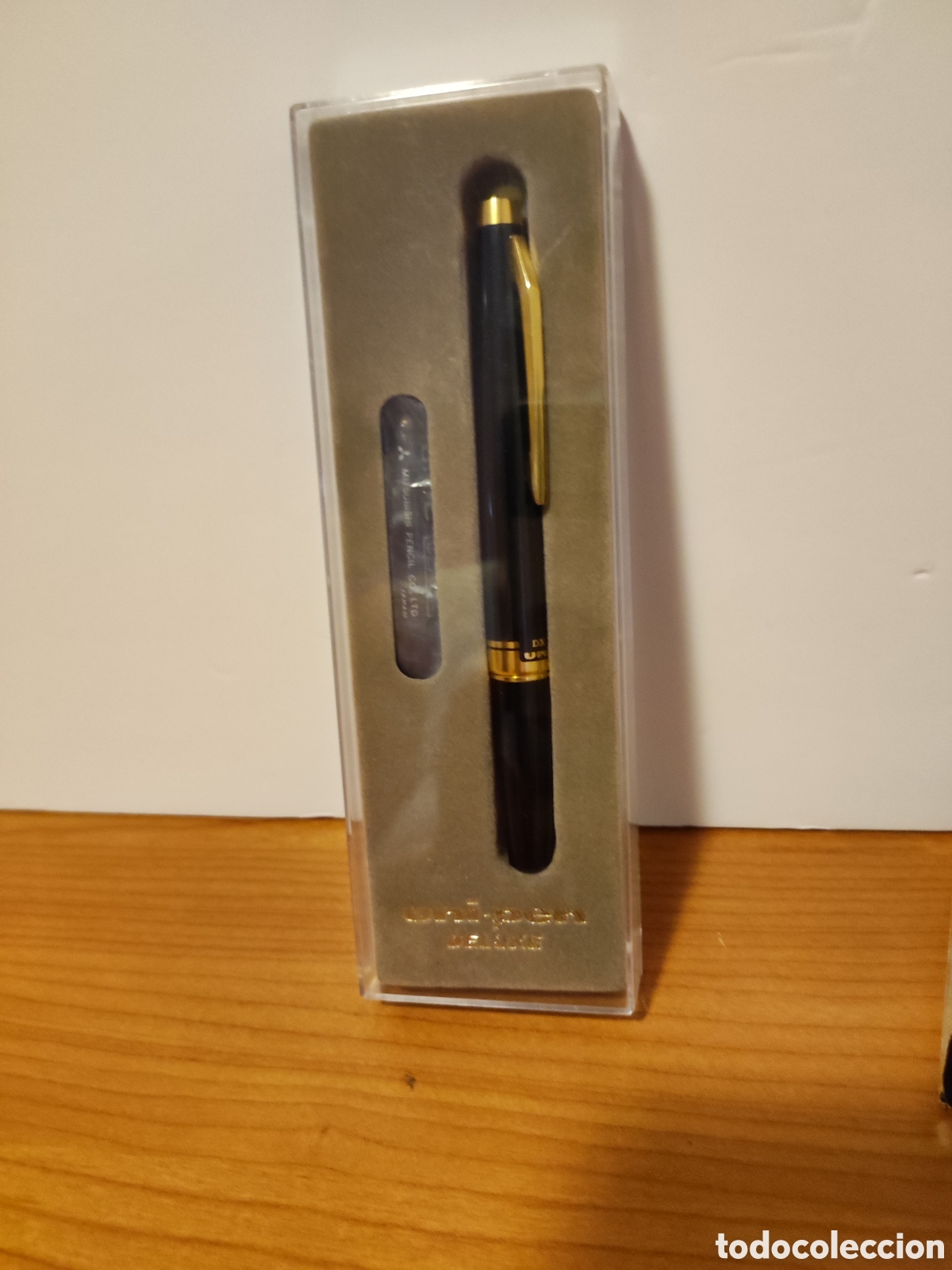 Bol&iacute;grafos antiguos: Bol&iacute;grafo / Roller Vintage Uni-Pen Deluxe &ndash; Modelo Negro con Detalles Dorados en su Estuche Original