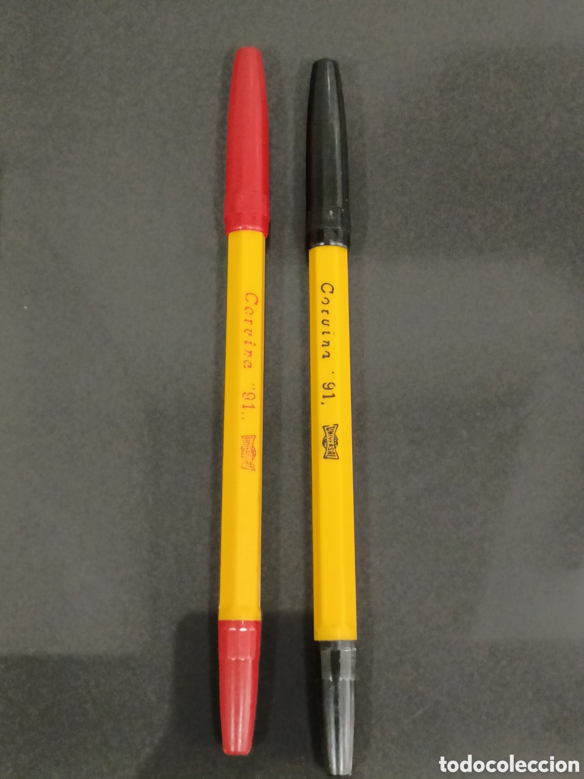 Bol&iacute;grafos antiguos: A&ntilde;os 70/80 pack Bol&iacute;grafos Universal Corvina rojo y negro