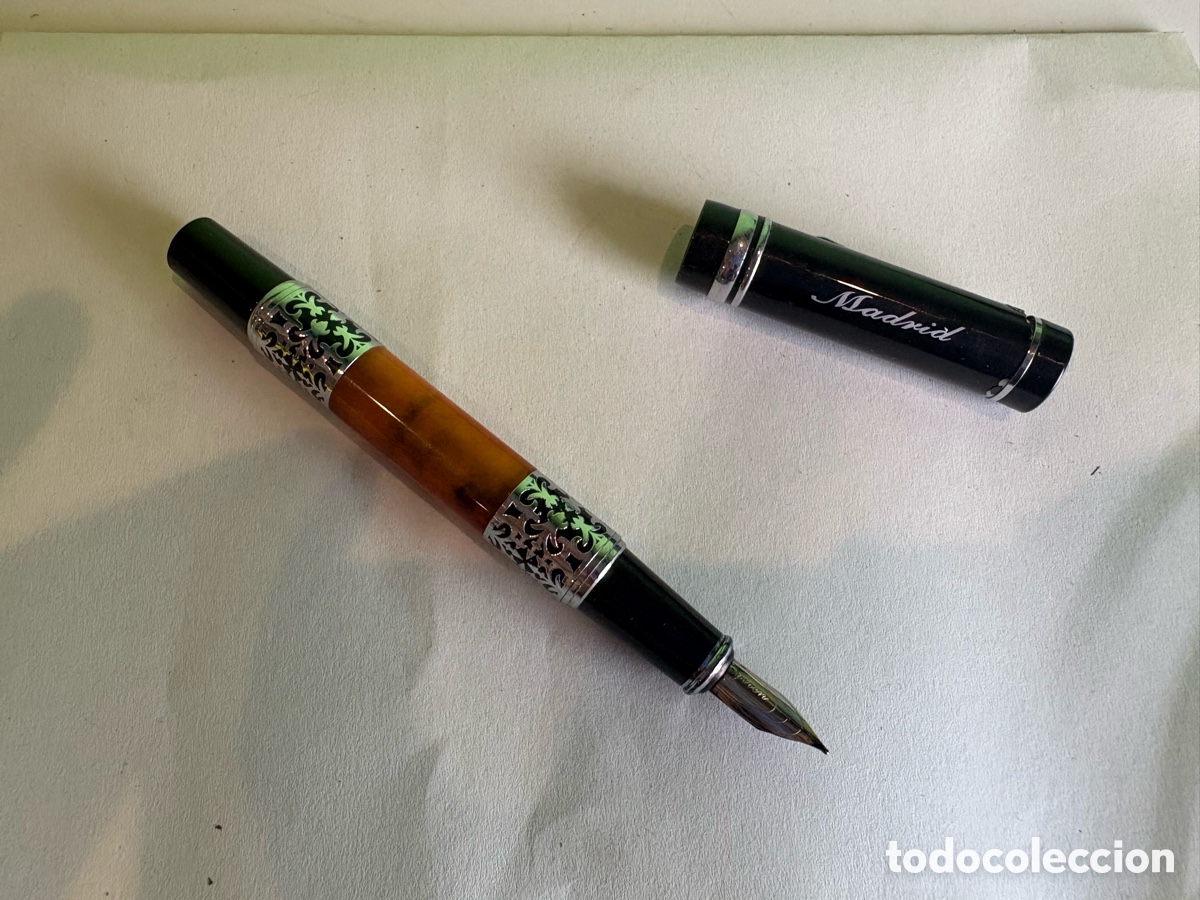 Bol&iacute;grafos antiguos: Pluma estilogr&aacute;fica Yiren modelo Madrid de resina marmoleada con plum&iacute;n original