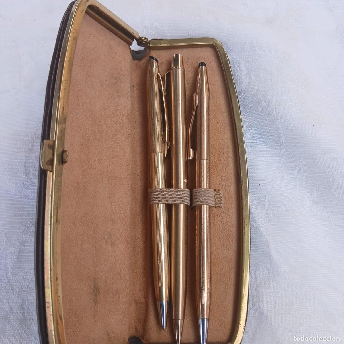 Bol&iacute;grafos antiguos: Estuche vintage con tres bol&iacute;grafos de marcas variadas