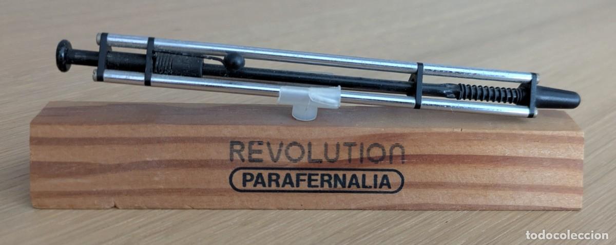 Bol&iacute;grafos antiguos: Bol&iacute;grafo Revolution de Parafernalia. Triangular. Base de madera. 1978