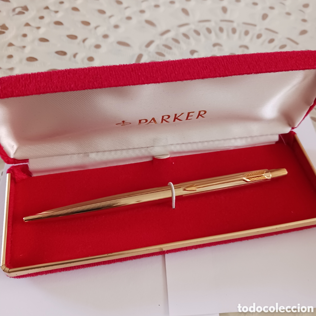 Bol&iacute;grafos antiguos: Boligrafo Parker oro,dentro de du estuche