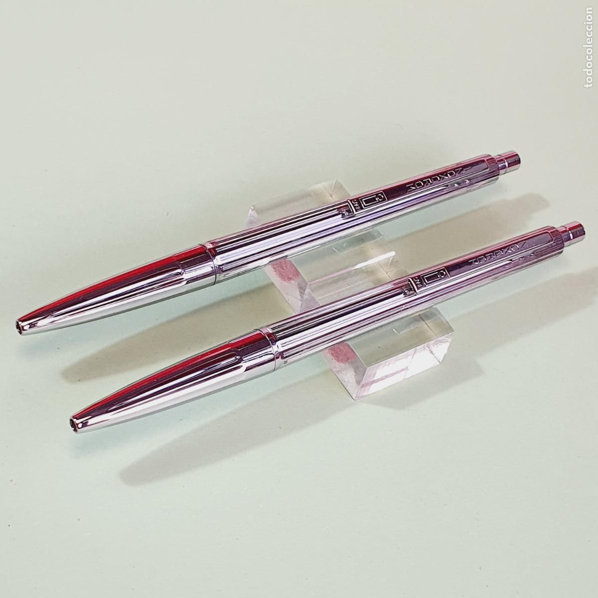 Old Ballpoint Pens: LOTE 2 BOL&Iacute;GRAFOS-INOXCROM 44 PLATEADOS-CHASSING LONGITUDINAL-VER FOTOGRAF&Iacute;AS.