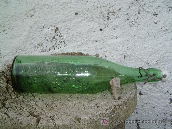 Botellas antiguas: BOTELLA  AGUA OXIGENADA FORET LETRAS EN RELIEVE - Foto 2