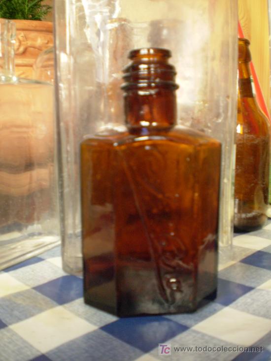 Botellas antiguas: ANTIGUA BOTELLA DE J. CERA. RELIEVE. - Foto 2