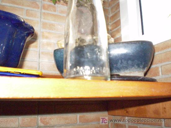Botellas antiguas: BOTELLA DE LABORATORIOS DEL DOCTOR MADARIAGA. - Foto 2