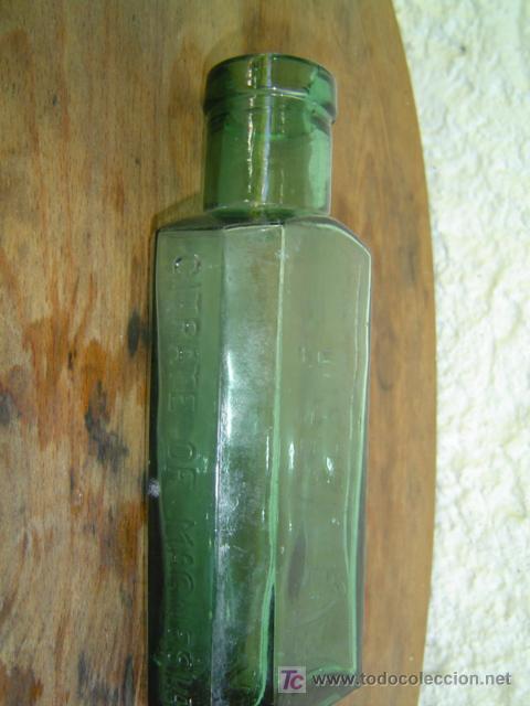 Botellas antiguas: BOTELLA B -  BISHOP . S LETRAS EN RELIEVE EN LOS LADOS - Foto 1