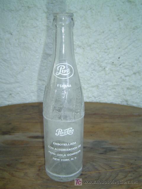 Botellas antiguas: BOTELLA PEPSI COLA SERIGRAFIADA Y LETRAS EN RELIEVE - Foto 2