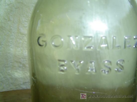 Botellas antiguas: BOTELLA GONZALEZ BYASS LETRAS EN RELIEVE Y N&ordm; EN LA BASE - Foto 2