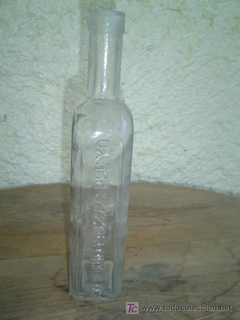 Botellas antiguas: BOTELLA LABORATORIO LETRAS EN RELIEVE EN LOS LADOS - Foto 2