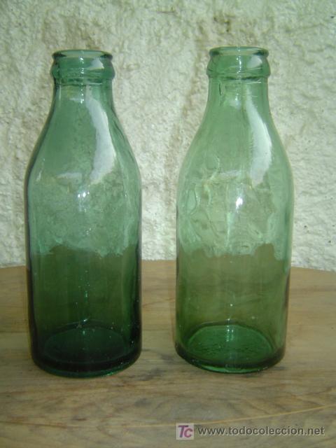 Botellas antiguas: 2 BOTELLAS COLOR VERDE - Foto 1