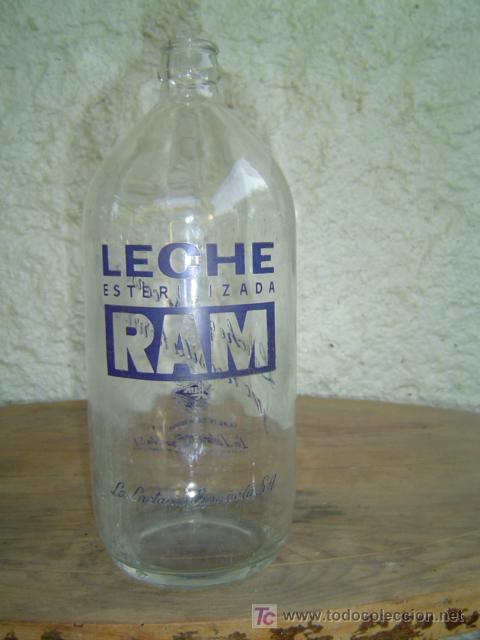 Botellas antiguas: BOTELLA LECHE RAM - Foto 1