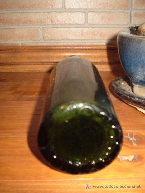 Botellas antiguas: BOTELLA DE YODARSOLO. - Foto 2