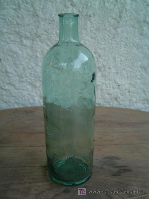 Botellas antiguas: BOTELLA EUPARTOL LETRAS EN RELIEVE EN LA BASE - Foto 1