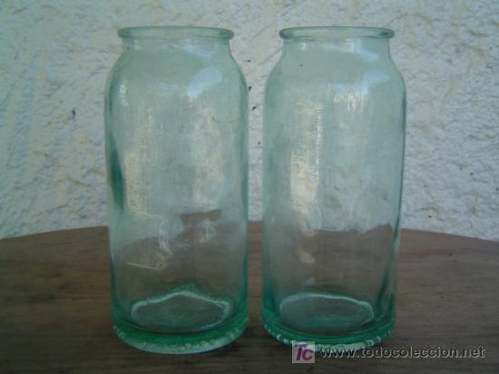 Botellas antiguas: 2 BOTES VITER NEPAL LETRAS EN RELIEVE EN LA BASE - Foto 1
