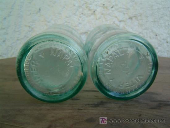 Botellas antiguas: 2 BOTES VITER NEPAL LETRAS EN RELIEVE EN LA BASE - Foto 2