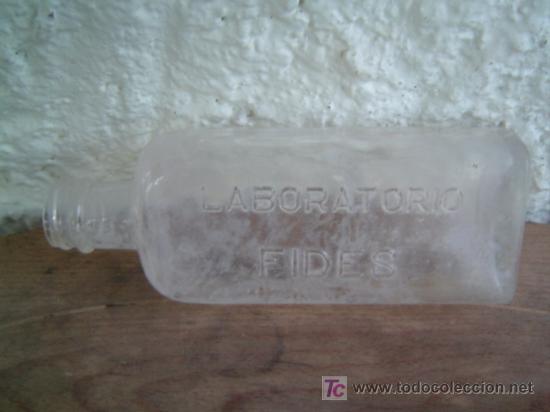 Botellas antiguas: BOTELLA LABORATORIO FIDES - Foto 1