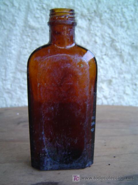 Botellas antiguas: BOTELLA LABORATORIOS EMERCK LETRAS EN RELIEVE - Foto 1