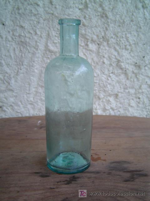 Botellas antiguas: BOTELLA COLOR VERDE CLARO N&ordm; EN LA BASE - Foto 1
