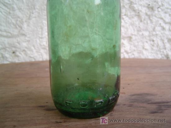 Botellas antiguas: BOTELLA  AGUA OXIGENADA FORET LETRAS EN RELIEVE - Foto 2