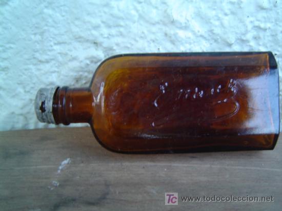 Botellas antiguas: BOTELLA LABORATORIOS EMERCK LETRAS EN RELIEVE - Foto 2