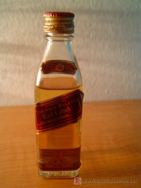 Botellas antiguas: BOTELLIN JOHNNIE WALKER RED LABEL - Foto 1