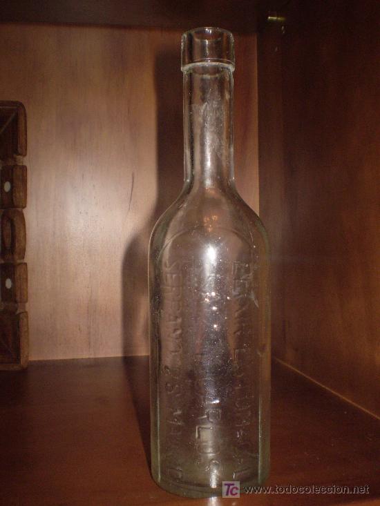 Botellas antiguas: ELIXIR ESTOMACAL SAEZ DE CARLOS. SERRANO 28, MADRID. - Foto 1