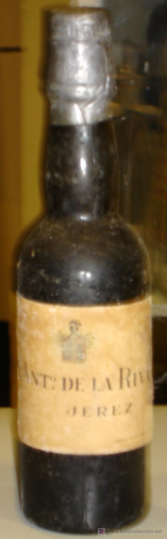Botellas antiguas: BOTELLIN DE M. ANT&ordm;. DE LA RIVA. JEREZ. - Foto 1