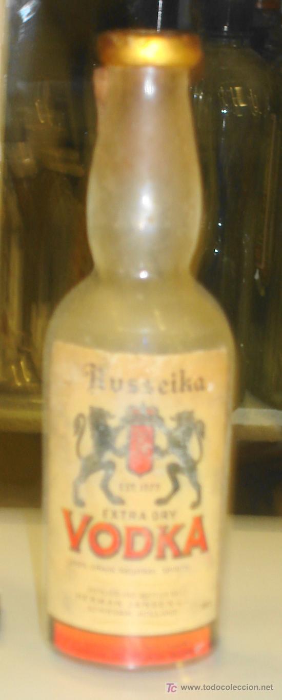 Botellas antiguas: BOTELLIN DE VODKA RUSSEIKA. - Foto 1