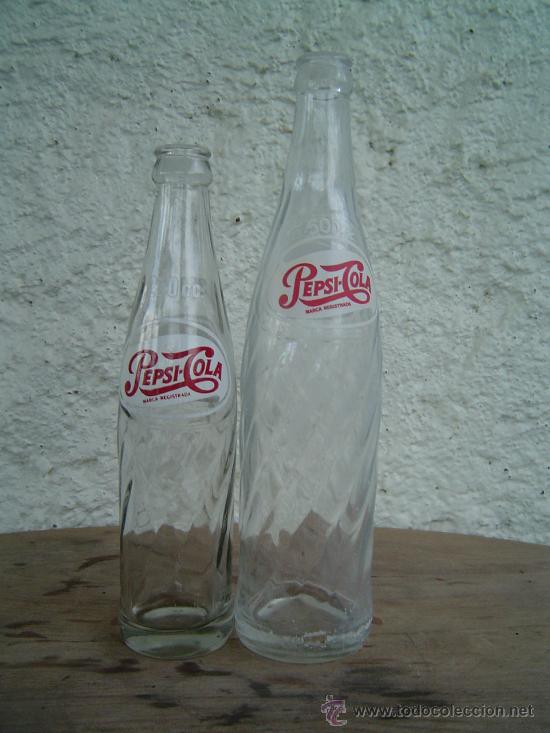 Botellas antiguas: 2 DE PEPSI COLA DIFERENTES 250 CC Y 500 CC - Foto 1