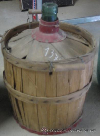 Botellas antiguas: Garrafa forrada de madera, 43 cms - Foto 1